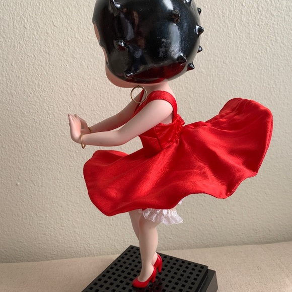 Betty Boop Porcelain Doll - Picture 2 of 7